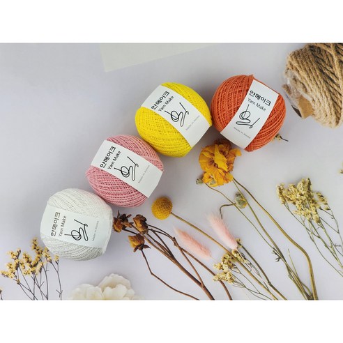 섬세한 손길로 피어나는 자두빛 레이스의 향연