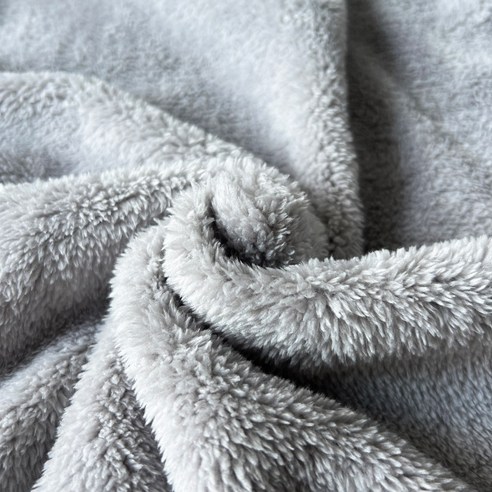 포근한 보아털로 따뜻하고 스타일리시한 겨울을!