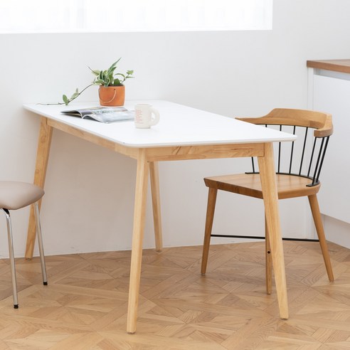 가족과 함께하는 특별한 식사 공간