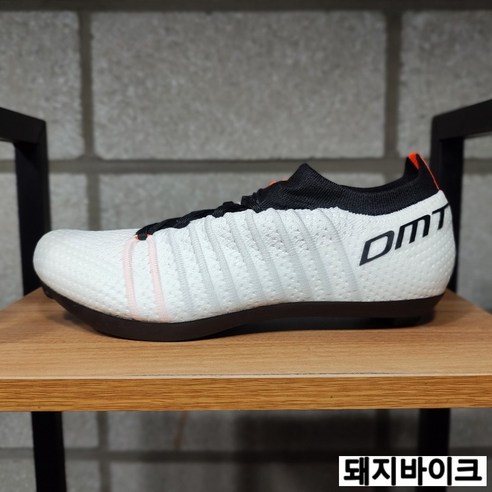 질주 본능을 깨우는 궁극의 선택, DMT KRSL 니트 클릿슈즈