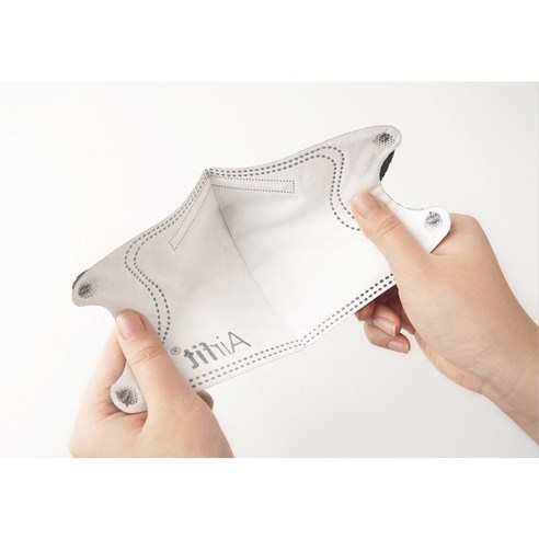 95% 이상의 미세먼지를 차단하는 에어피트 KF94 마스크