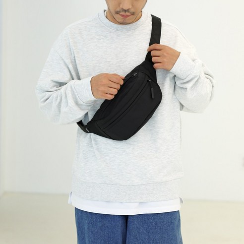 내 손목 통증 구원템! 홀릭커스 미니 힙색으로 가볍게 외출하세요.