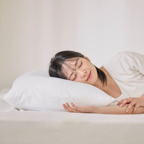 밤새 뒤척이지 않고 꿀잠 예약! 어깨와 목을 편안하게 해주는 마법, 잠스쿨 정착베개 슬리벤베개