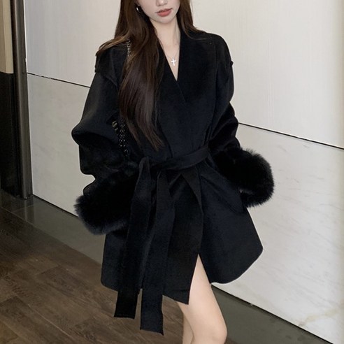쪼예 숄카라 폭스 퍼 소매 벨티드 모직 하프 코트
