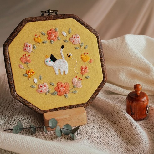 고양이 자수를 통해 창의력을 발휘하세요!