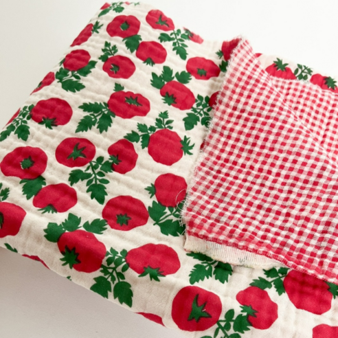 갓 피어난 햇살을 닮은, 상큼 토마토 무형광 양면 4중 거즈 이야기 토마토원단