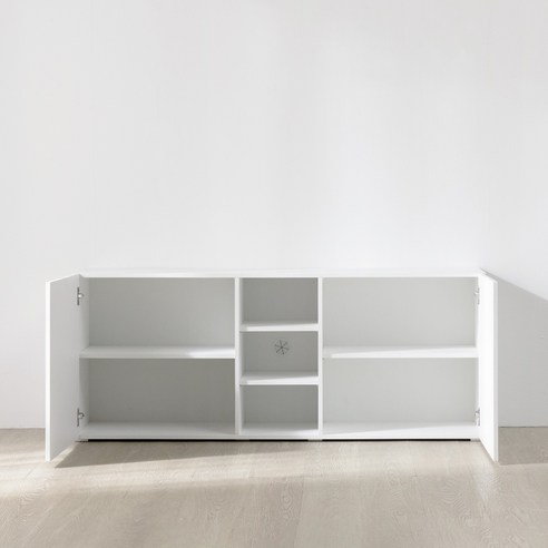 공간을 예술로 승화시키는 플레이너스 라인 디비다이 수납 거실장