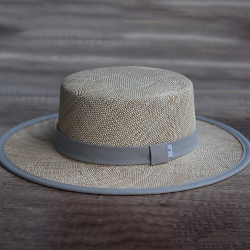 뜨거운 여름, 시원하고 품격 있는 그늘을 선물할 밀짚모자 스님모자
