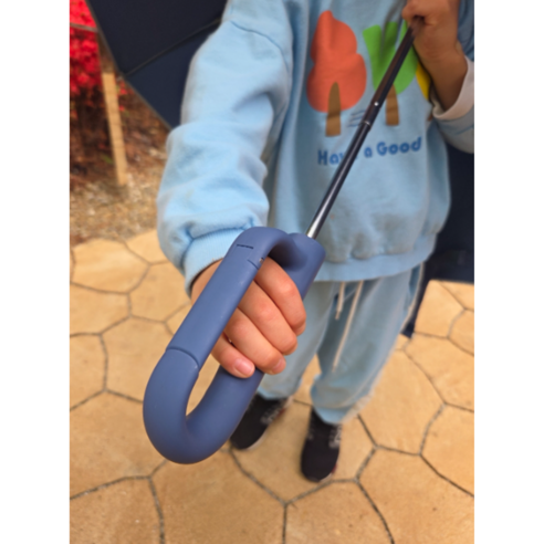 갑작스러운 비에도 당황하지 않고, 스타일까지 살려주는 똑똑한 우산 세트