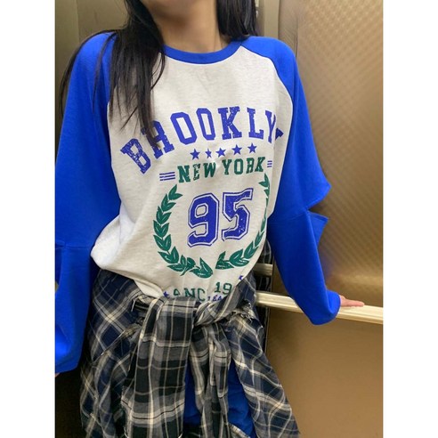 [SaleNOWㅣ인기상품] 무드걸 브루클린 컷팅 맨투맨: 스타일과 편안함을 동시에 [세일나우ㅣ추천상품]