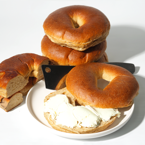 맛있고 건강한 선택: 통밀 고단백 프로틴 블루베리 베이글