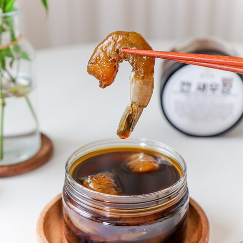 신선하고 편리한 1+1 한끼루 깐새우장으로 해산물 요리에서 맛과 편리함을 모두 만끽하세요.
