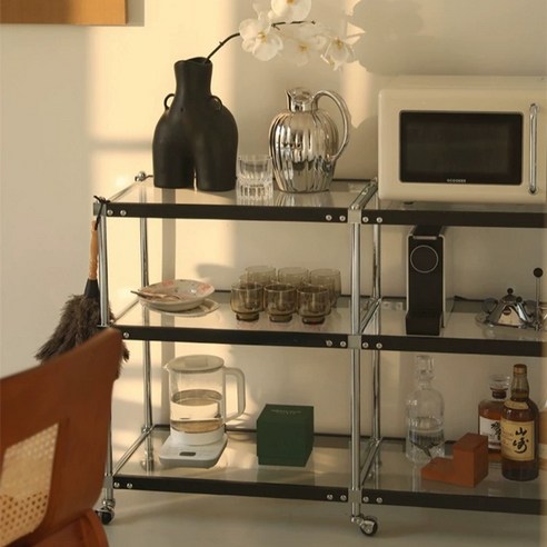 스타일리시한 진열선반으로 공간을 장식하세요