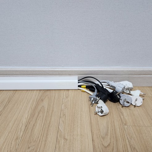 깔끔한 책상 정리, 업무 효율을 높이는 첫걸음