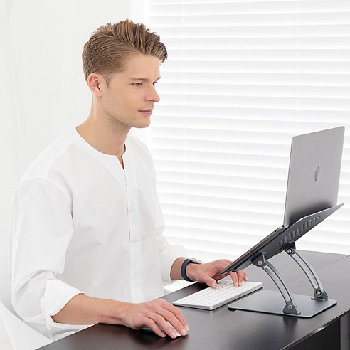 스톤힐 맥북 거치대 CLS 시리즈: 당신의 맥북 경험을 예술로 승화시키다