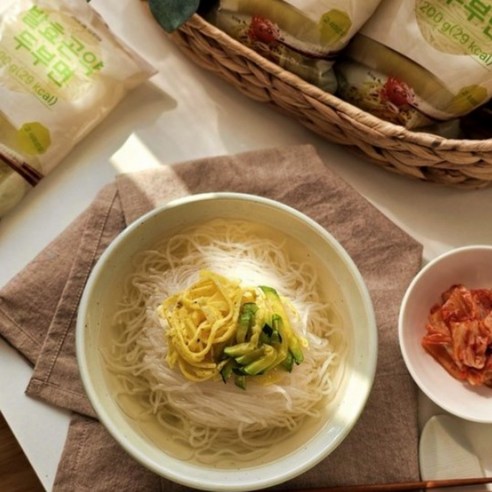 냄새 없고 고소한 발효곤약 두부면으로 건강한 식단을 즐기세요.