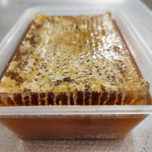 자연이 선사하는 순수한 달콤함, 100% 천연 벌집꿀