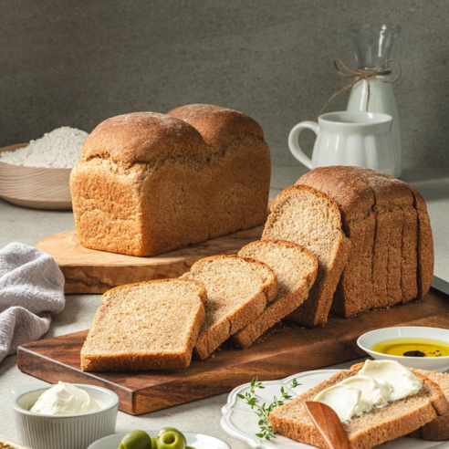 건강하고 편리한 아침 식사를 위한 100% 통밀 비건 식사빵