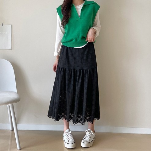 데일리앤 가을 펀칭 레이스 밴딩 셔링 롱 스커트 샬롯