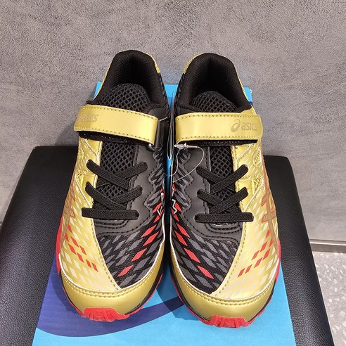 아식스 레이저빔 풋살화: 우리 아이의 빛나는 축구 실력을 위한 최고의 선택!