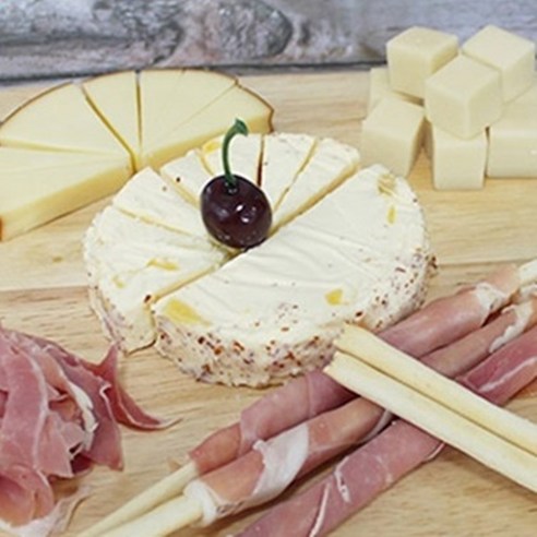 달콤함과 신선함의 조화: 인피솔 크림치즈 열대과일