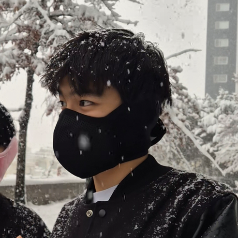 혹한을 녹이는 따뜻한 겨울 동반자, 믿추 벨크로 방한 안면 마스크