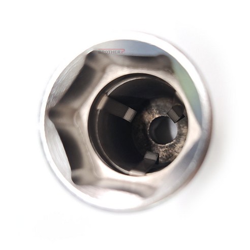 점화플러그 교체 작업을 효율적으로 수행하는 T자 렌치