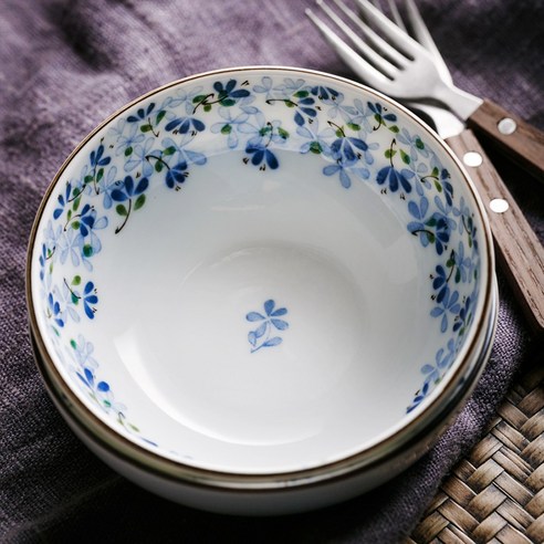 일본 도자기의 우아함과 실용성을 담은 메바에 시리즈