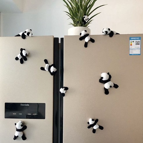 귀여운 팬더 디자인과 고품질의 소재로 제작된 냉장고 소품