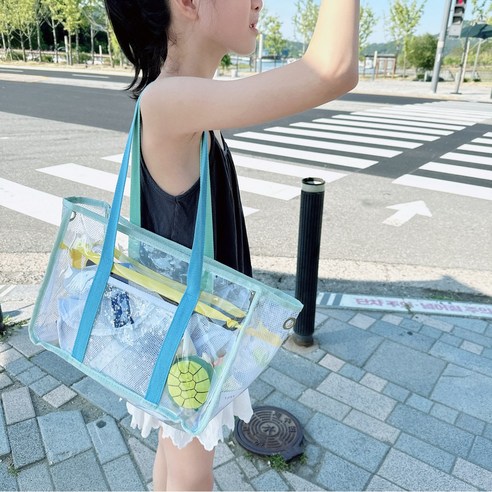 더 이상 물놀이가 두렵지 않은, 물기 차단 및 모든 필수품 보관에 이상적인 지퍼형 방수 비치백