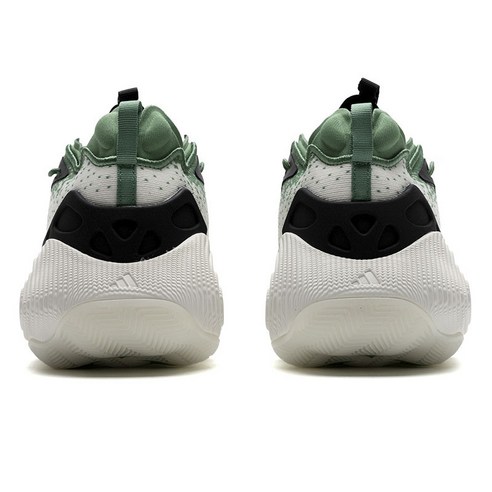 기능성과 스타일이 완벽하게 조화를 이루는 아디다스 농구화