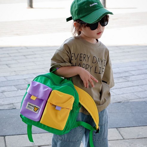 짐은 가볍게, 안심은 든든하게! 키즈브릭스 방수 백팩