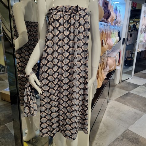 94% 할인! 스타일과 실용성을 모두 잡은 비너스 골프 가운으로 필드 위 주인공이 되세요.