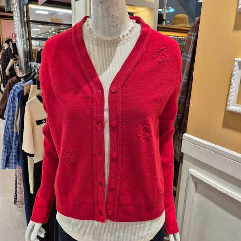 BCBG 가을24 엠보 포인트 가디건 B4C8K213 비씨비지가디건 BCBG 가을24 엠보 포인트 가디건 B4C8K213 비씨비지가디건