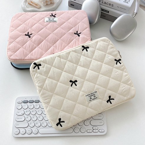 고전과 현대가 어우러진 걸작: 누빔 미니 리본 아이패드 노트북 파우치