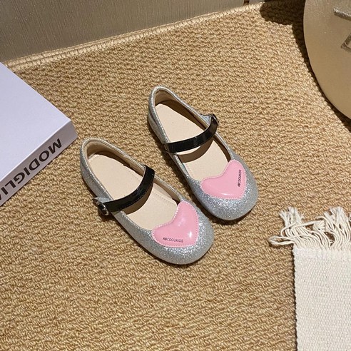 내신발어딨어 여아용 에나멜 하트 반짝이 구두