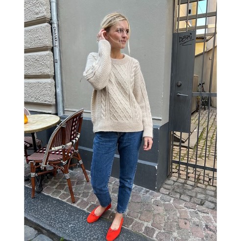 일상에 행복을 더하는 포근한 모비 스웨터 쁘띠니트