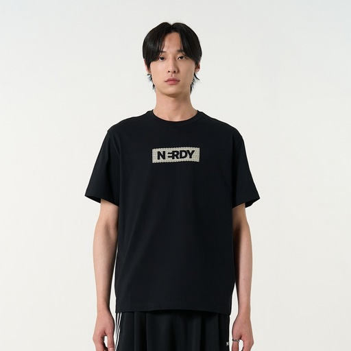 널디 블랭크 프레임 로고 반팔 티셔츠