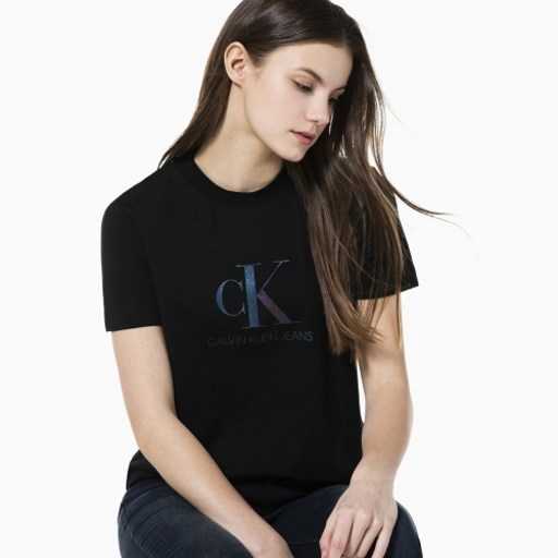 [캘빈클라인진] 여성 이리데슨트 모던 스트레이트 핏 반팔 티셔츠 (J215542-BEH)
