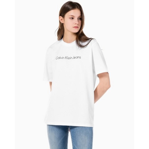 [캘빈클라인진] 여성 인스티튜셔널 로고 보이프렌드핏 반팔 티셔츠 (J216185-YAF)