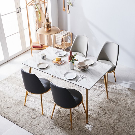 몬스 대리석 골드 4인 식탁 세트 (PU 가죽 의자 4개 포함) – 라이트 그레이 2개 + 다크 그레이 2개 인조대리석