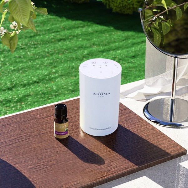  더아로마샵 에센셜오일 디퓨저+천연 라벤더 오일 AROMA 실내용 차량용 충전식 자동분사, 화이트, 1개, 10ml 