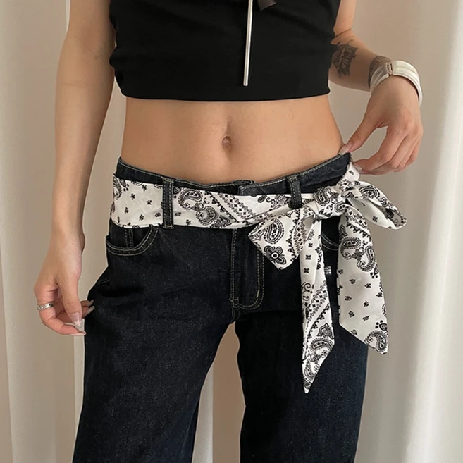 여성 꾸안꾸룩 포인트 페이즐리 스카프 벨트 리본 스타일링 투웨이 머플러 허리끈 넥타이 연출 레트로 Y2K 스타일 반다나 데일리 아이템 여름 얇은 실크 느낌 스트랩 허리띠 넥스카프