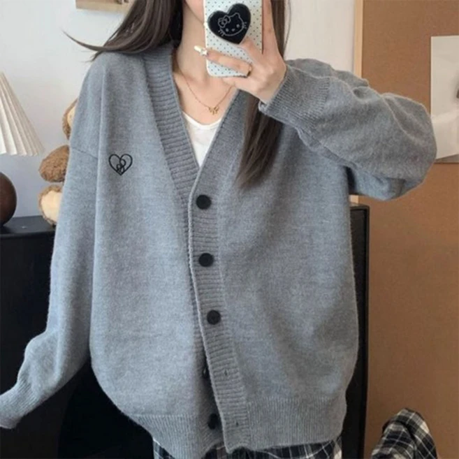 여성 브이넥 하트 자수 루즈핏 니트 가디건