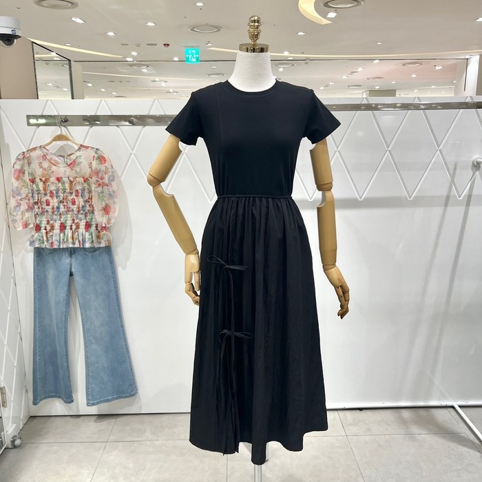 AK플라자 밸리걸 라운드넥 스트랩 원피스 225910