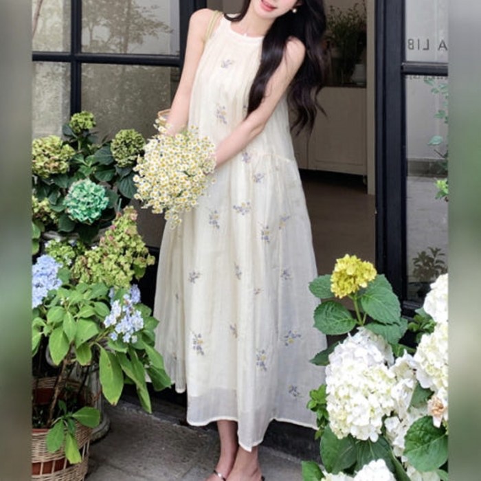 플레르 여름 휴양지원피스 뷔스티에 홀터넥 민소매 나시 바캉스 여행 꽃자수 그린뮤트