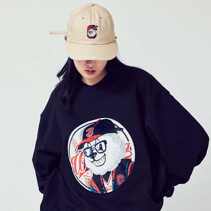 비욘드클로젯 CLASSIC BASEBALL PATCH DOG SWEAT SHIRTS BLACK (7397468) 대표 이미지 - 비욘드클로젯 맨투맨 추천