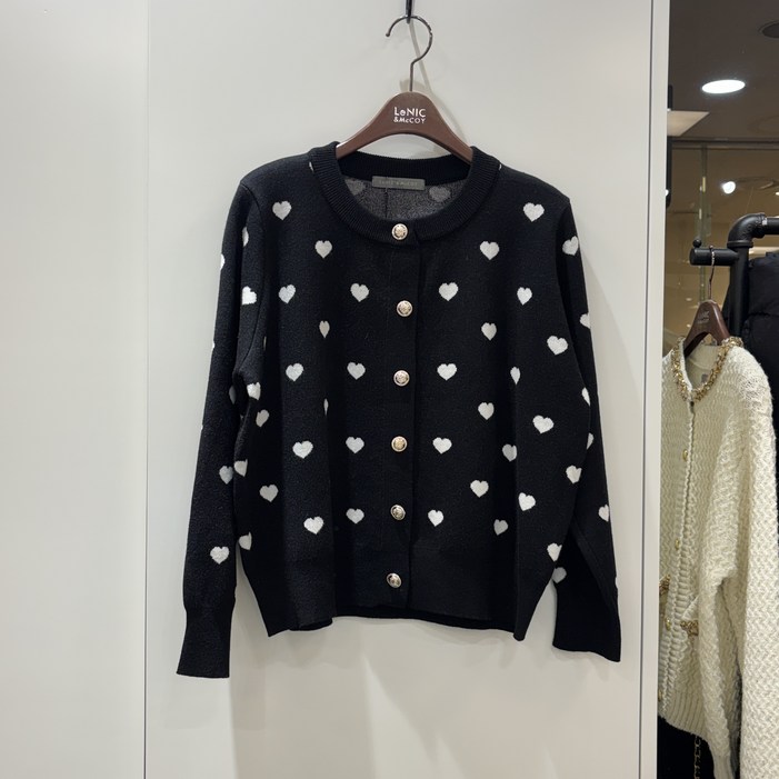 르니앤맥코이 화이트 하트 패턴 니트가디건 MM11CD402FJY NC부산대점