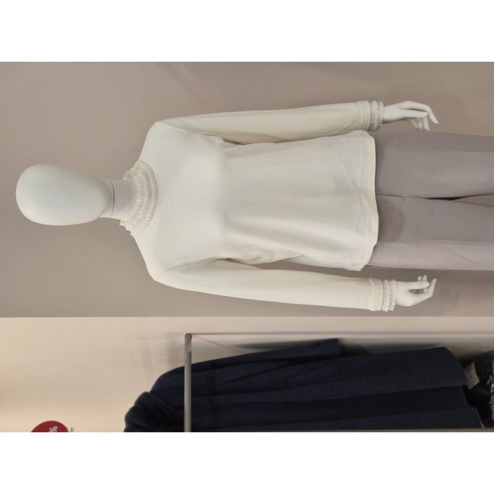 올리비아로렌 레이스 패치 티셔츠 VOBAL5S1111