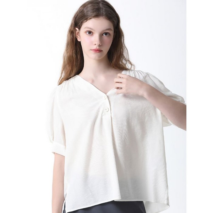 리스트 셔링 반버튼 브이넥 블라우스 택가격 158000원